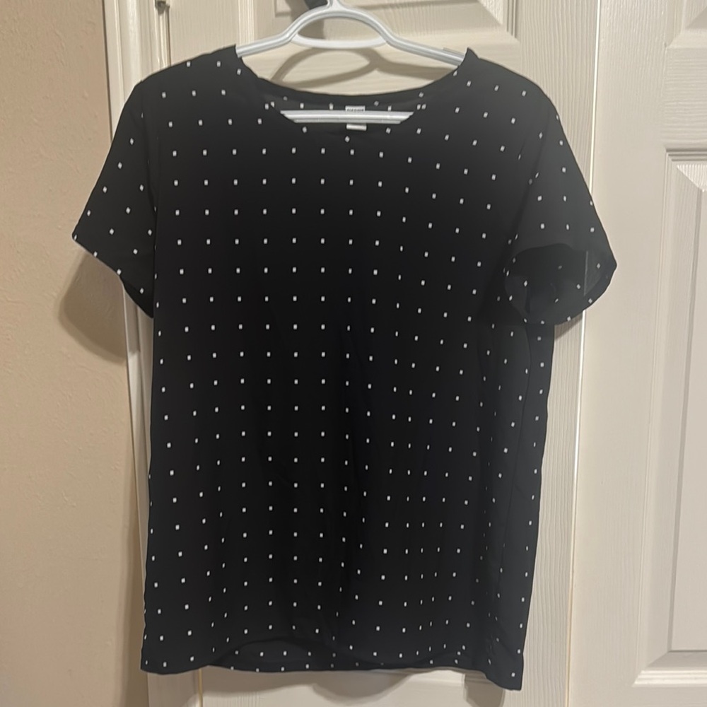 Old Navy Black and White Polka Dot Short Sleeve Top
